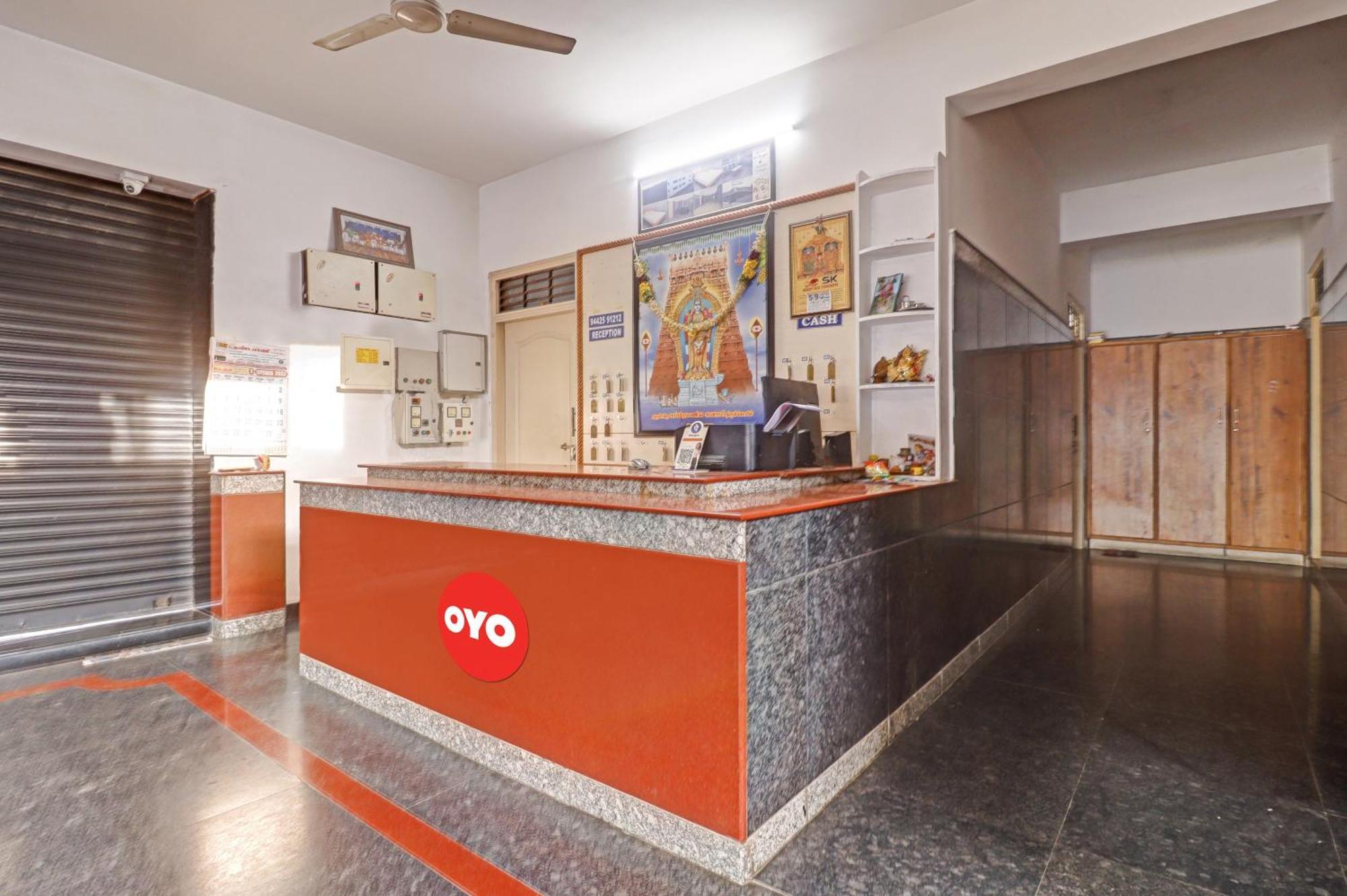 Chennimalai Oyo Flagship Amman Lodge מראה חיצוני תמונה